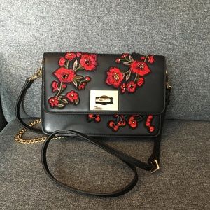 Mango Shoulder Bag with embroidered red flowers